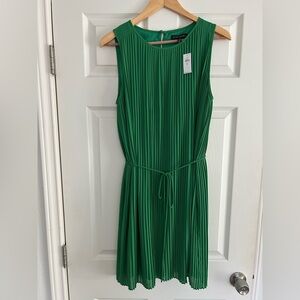 Banana Republic Green Pleated Tie Front Midi Dress S tall (6-8-10) NWT